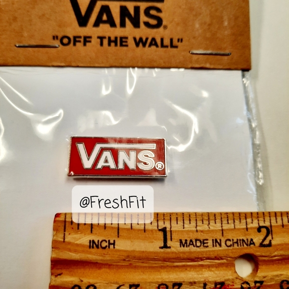 🆕 Vans Drop V Metal Enamel Pin NWT - Picture 4 of 7